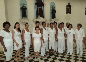 Damas de Blanco verzamelen zich in een kerk in Matanzas
